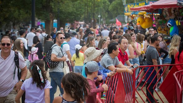Despite the threat of Caronavirus, there was a strong turnout of revellers to Moomba Festival in 2020.