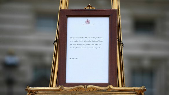 A notice placed on an easel in the forecourt of Buckingham Palace to formally announce the birth of a baby boy to  Britain's Prince Harry and Meghan, the Duchess of Sussex, in London.