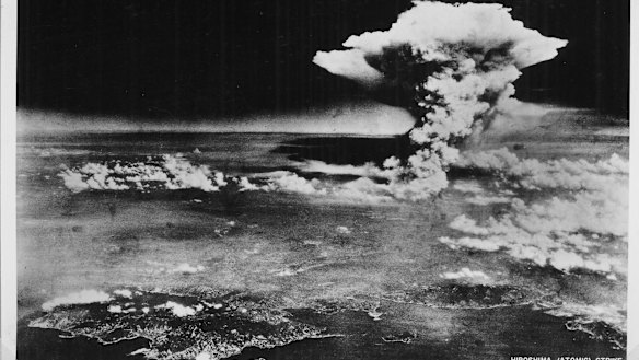 Photographs taken immediately after the explosion show smoke formations absolutely new to experienced photo-observers.