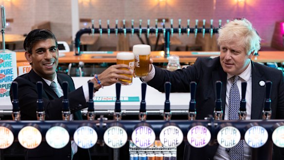 British finance minister Rishi Sunak and Prime Minister Boris Johnson will be issued fines for breaching COVID-19 regulations.