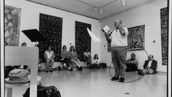 Les Murray reads from his new book at the Museum of Contempory Art in 1993.