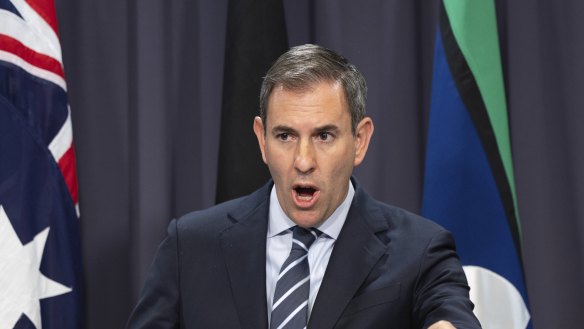 Treasurer Jim Chalmers says he is prepared to talk to the Greens over his reforms of the Reserve Bank.