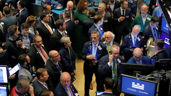 There's an odd contrast between forecasts of an earnings recession and the record levels of the US sharemarket.