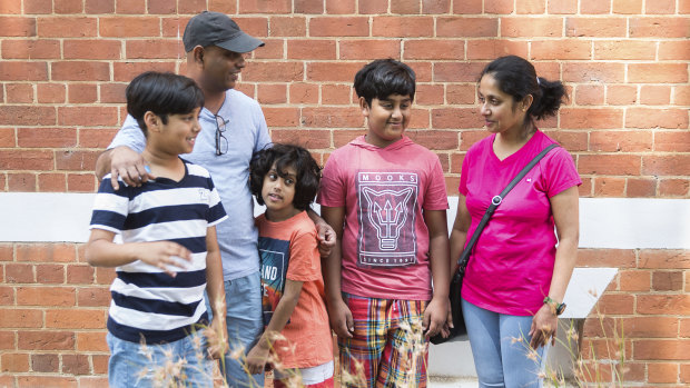 Bashi Samarasinghe, his wife Iresha and children L-R Lakitha (10), Duleetha (8) and Nikitha (12)