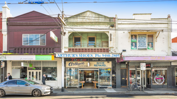 A family-owned shop at 917 High Street in Thornbury, held for more than 50 years, has sold for $1,255,000.