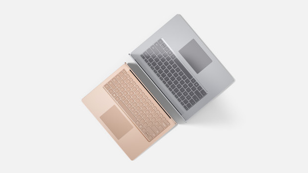 The Surface Laptop 3 comes in the familiar size, but also a new bigger 15-inch.