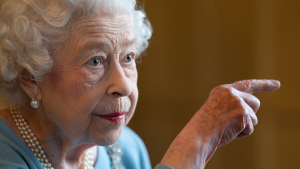 The Queen has cancelled an engagement as she continues to experience mild covid symptoms. 