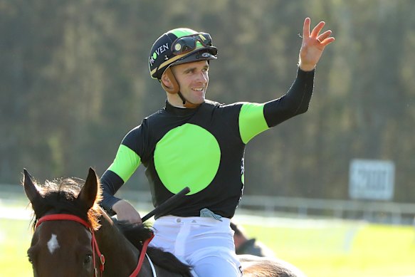 Sam Clipperton, após vencer a aquisição da Target, pensa em seu 2023 em Gosford.