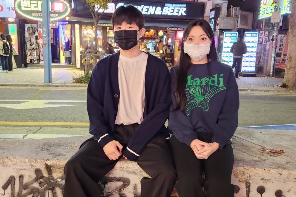 Students Park Jue-hui, 18, with her boyfriend Yoo Jae-won, also 18 in Hongdae on Tuesday. 