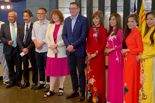 Daniel Andrews and Labor candidate Lauren O’Dwyer with members of the Victorian Vietnamese community.