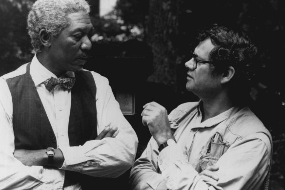Morgan Freeman and Bruce Beresford discuss a scene from Driving Miss Daisy in 1990.