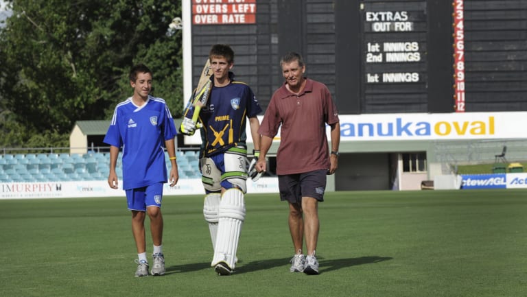 Peter Solway (right) with sons Dean (centre) and Mark (left).