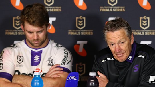 Melbourne captain Christian Welch with coach Craig Bellamy in 2023 after losing the preliminary final to Penrith.