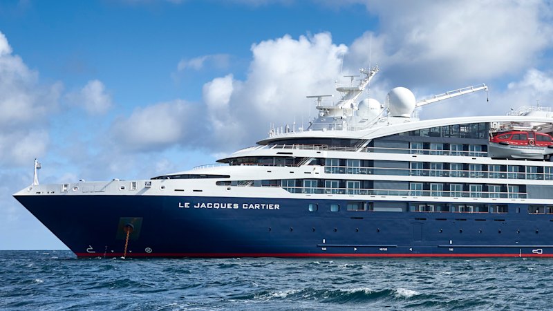 Francoska ladja z zložljivo marino navdušuje z luksuzom in avanturo