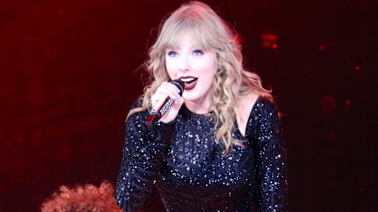 Taylor Swift signs surprise new record deal with 'one condition'