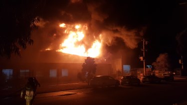 Campbellfield Warehouse Fire Smoke Warnings In Melbourne S North
