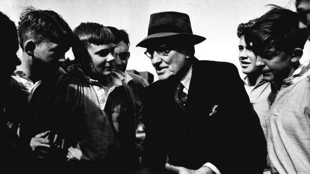 The Master and the apprentices: Dally Messenger coaches a group of children in 1950.