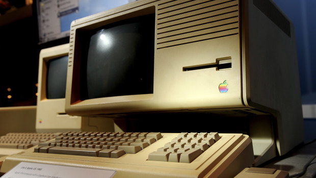 Jobs told Lisa the Apple Lisa computer was not named after her.