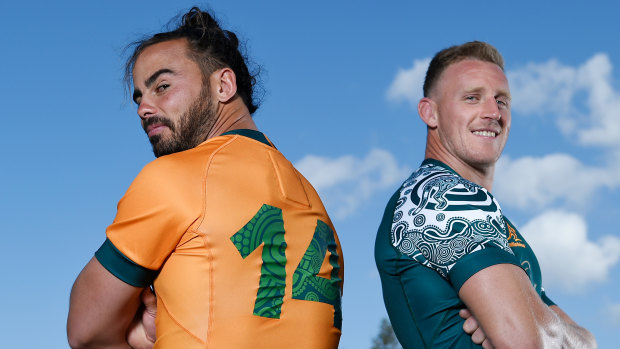 Andy Muirhead (left) and Reece Hodge (right) wearing both versions of the Wallabies jersey. 