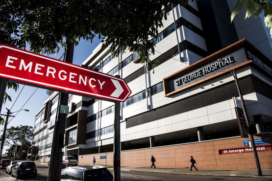 Public hospitals facing rising numbers of emergency surgeries are relying on private hospitals to clear their COVID-induced backlog of elective operations.