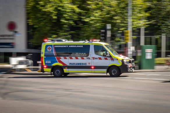 Victorians have experienced delays while waiting for ambulances after making triple-zero calls.