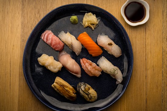 Chef's 10-piece nigiri set.