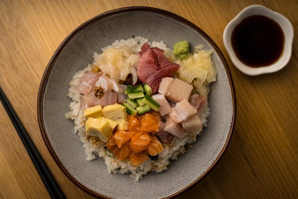 Classic chirashi.