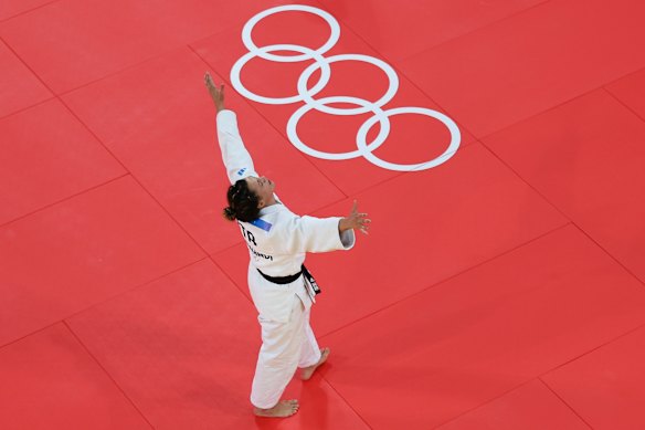 Alice Bellandi of Italy celebrates after winning against Patricia Sampaio of Portugal.