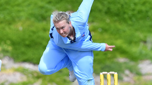 Hayley Silver-Holmes will play alongside mentor Rene Farrell in her final game of cricket ahead of retirement.
