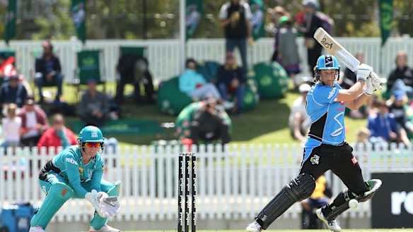 Sophie Devine in action last summer.