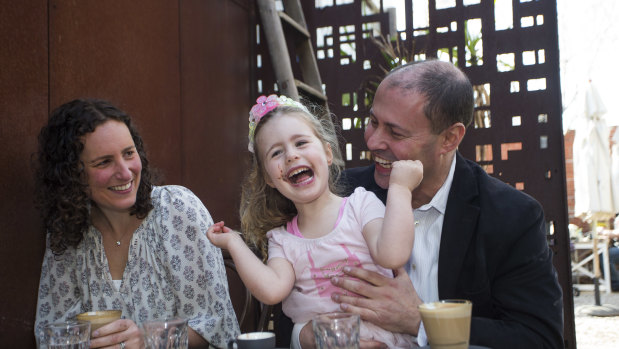 Mr Frydenberg returned to the cafe with his wife Amie and daughter Gemma, 4.