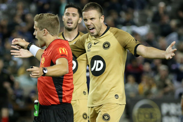 Wanderers defender Matthew Jurman is keen to resurrect his Socceroos career. 