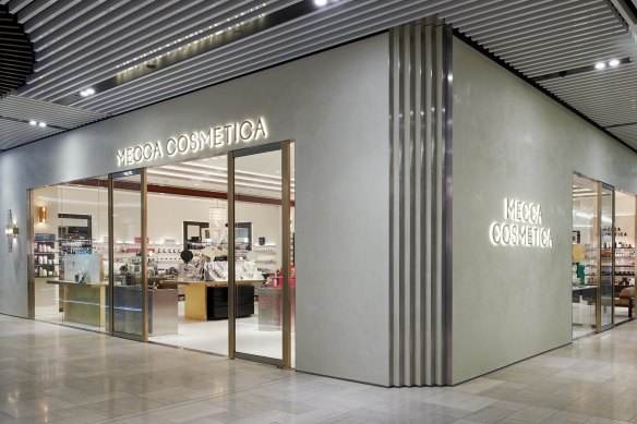 The beauty retailer said about 30 per cent of those affected by the pay issue were current stafff. 