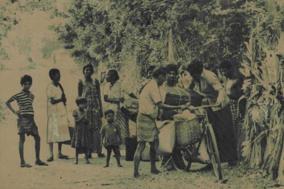 Tamil civilians fleeing homes in 1985.
