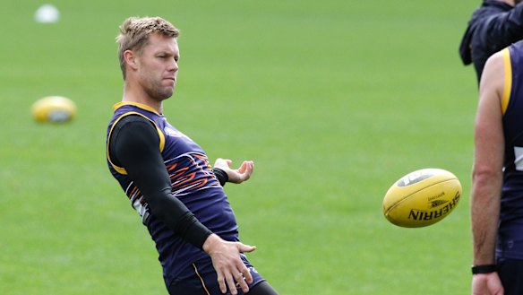 Former Hawk and Eagle Sam Mitchell wants to return to Melbourne.
