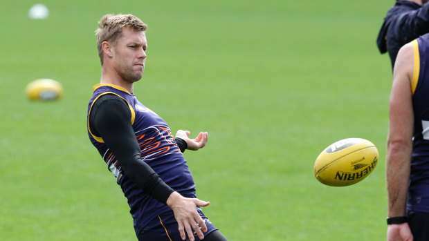 Former Hawk and Eagle Sam Mitchell wants to return to Melbourne.