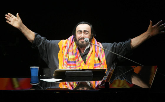Pavarotti performs in Sydney in 2005.
