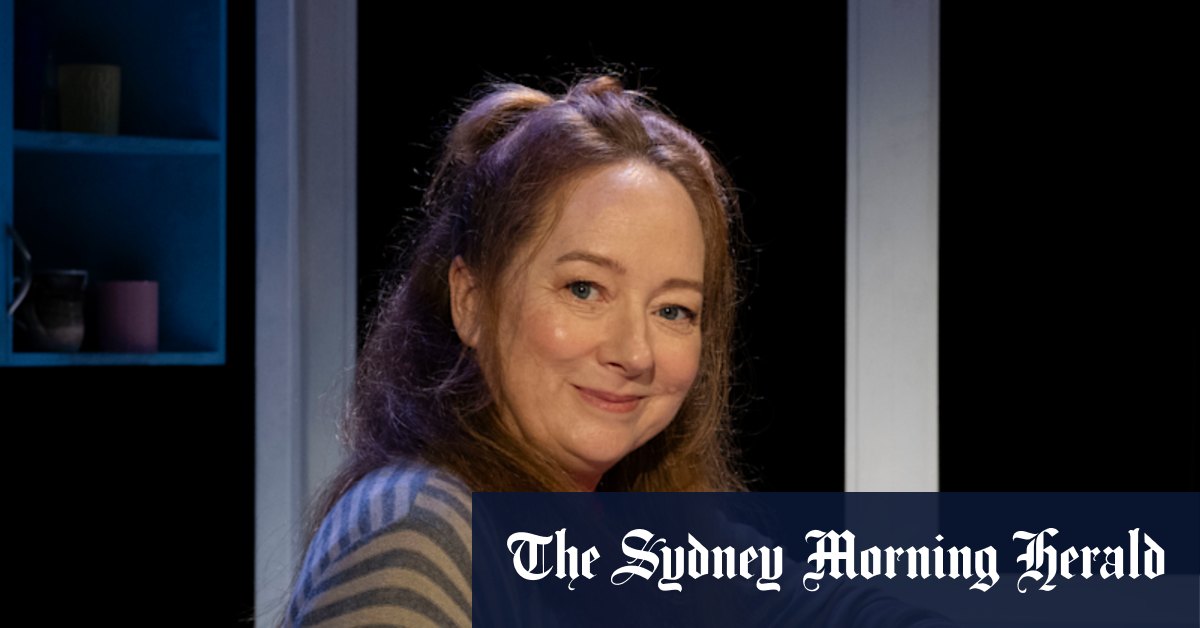 Tiny Beautiful Things starring Mandy McElhinney opens at Belvoir Street Theatre - Vimarsana News