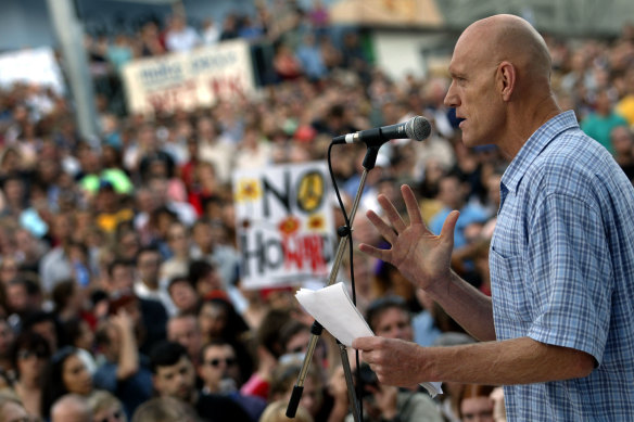 Peter Garrett speaking to the crowd.