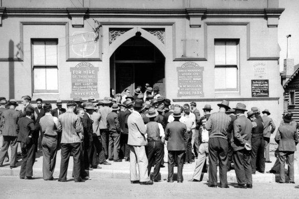 Men line up for the dole in Waverley, Sydney, in 1936.