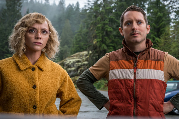 Christina Ricci as Misty and Elijah Wood as Walter in Season 2 of Showtime’s Yellowjackets.