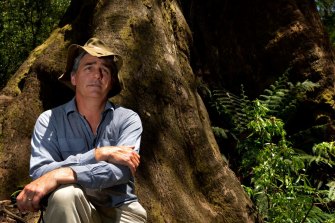 ANU ecologist David Lindenmayer says regional forest agreements have been a "disaster" for threatened species.
