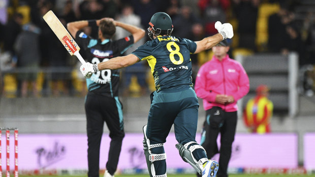 First T20 LIVE: Australia win thriller in New Zealand