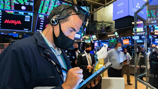 Wall Street bounced higher after the release of the Fed minutes.