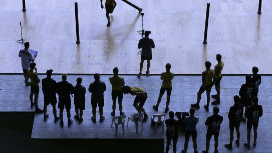 MELBOURNE, AUSTRALIA - OCTOBER 08:  AFL draft hopefuls take part in testing during the 2016 AFL Draft Combine at Etihad Stadium on October 8, 2016 in Melbourne, Australia.  (Photo by Darrian Traynor/Fairfax Media)