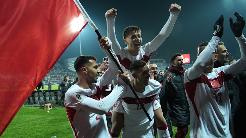 Ersan chose Turkey over the Socceroos. This is how he sees the World Cup opener playing out