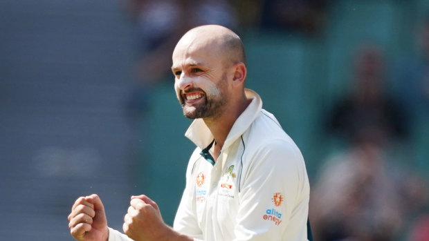Nathan Lyon has no intention to sit out the Sydney Test, despite Shane Warne's calls for him to have a rest.
