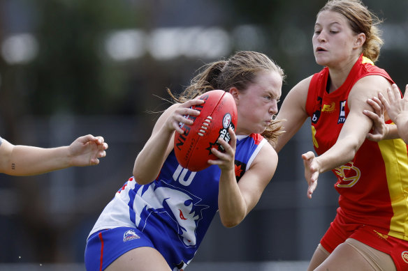 Jasmine Fleming in action for the Oakleigh Chargers.