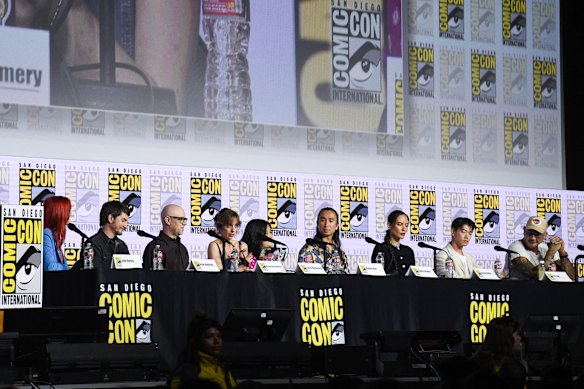 Día uno... el elenco de Avatar Aang: The Last Airbender se reúne con los fanáticos en la Comic-Con.