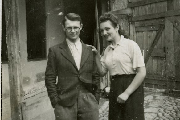 Mira and her older brother Yanchi, who did not survive the Holocaust.
